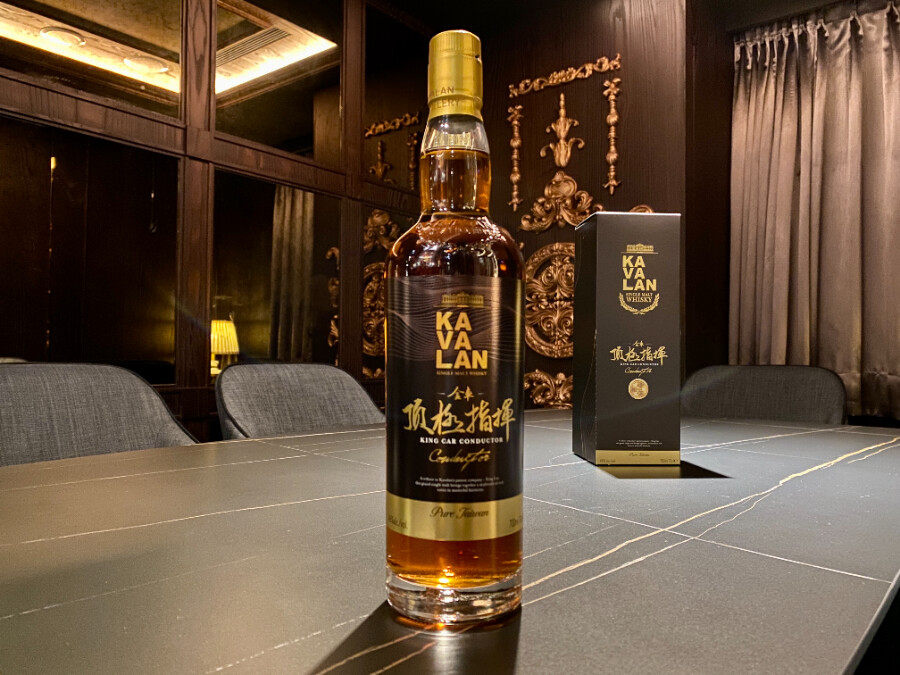 KAVALAN 金車頂極指揮」品飲開箱！揭開台灣風味密碼的極致體驗！ - 評酒趣