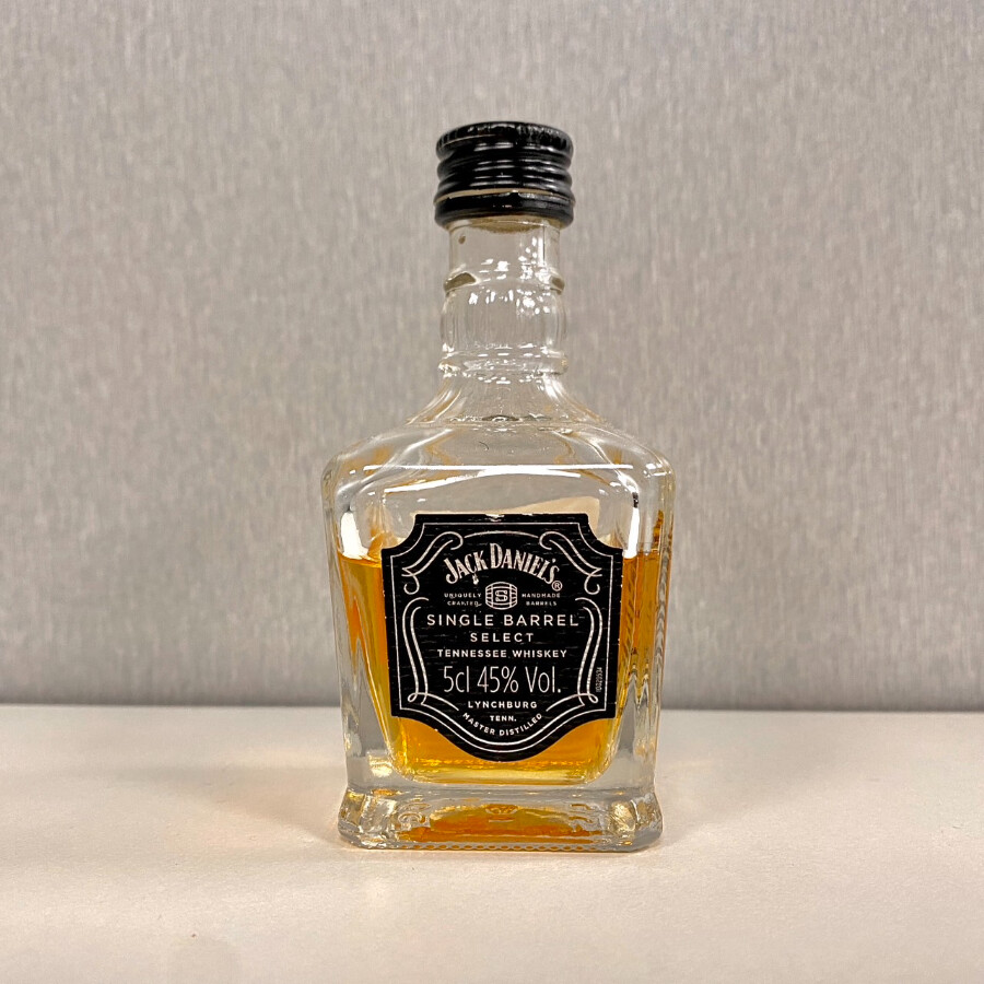 市面上少見的「美國傑克丹尼精選單桶田納西威士忌」風味品飲！ - 評酒趣