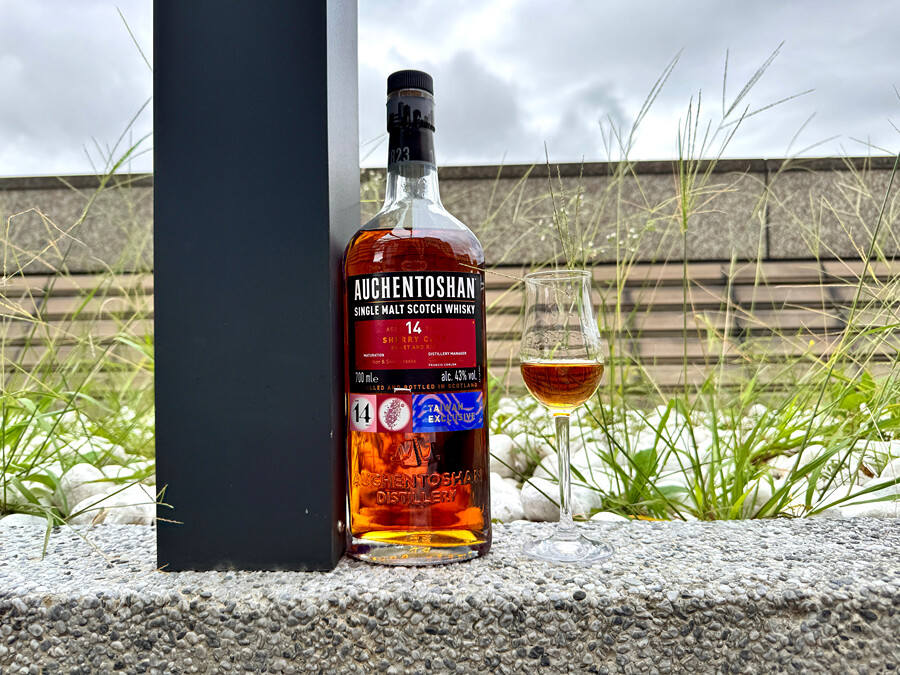 Auchentoshan 14年 シングルモルトウイスキー 700ml 台湾限定 編輯品味】歐肯14年豐馥紫雪莉沒想到蘇格蘭威士忌也能有台灣味